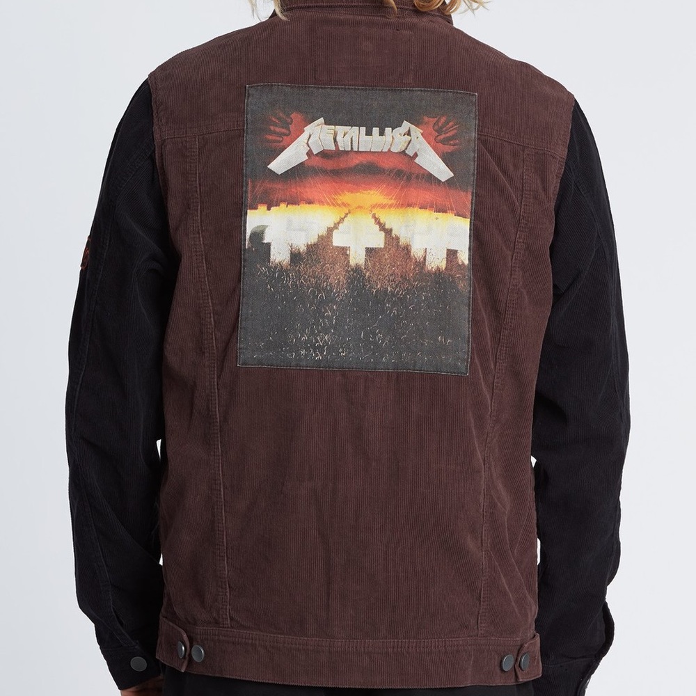 Billabong  Metallica Master Of Puppets XL - NWT